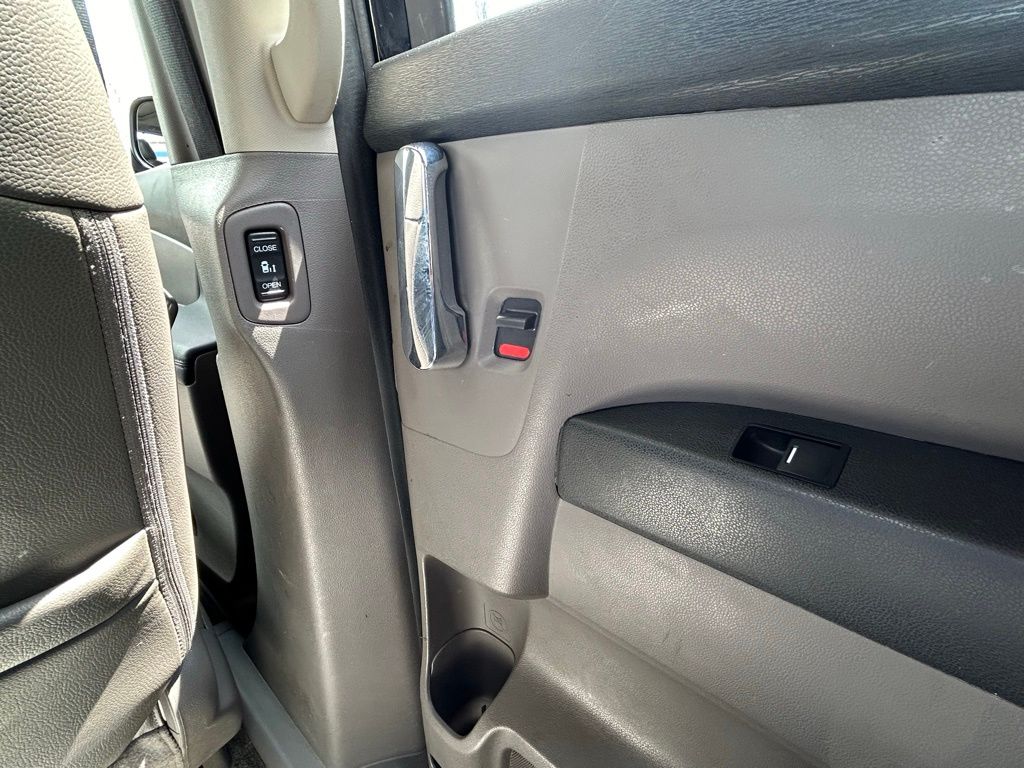 2016 Honda Odyssey EX-L 26