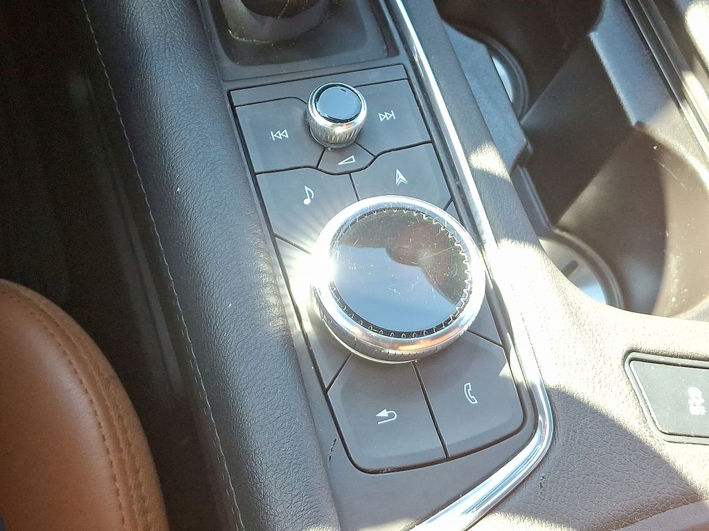 Thumbnail: 2025 Cadillac XT5 - 26