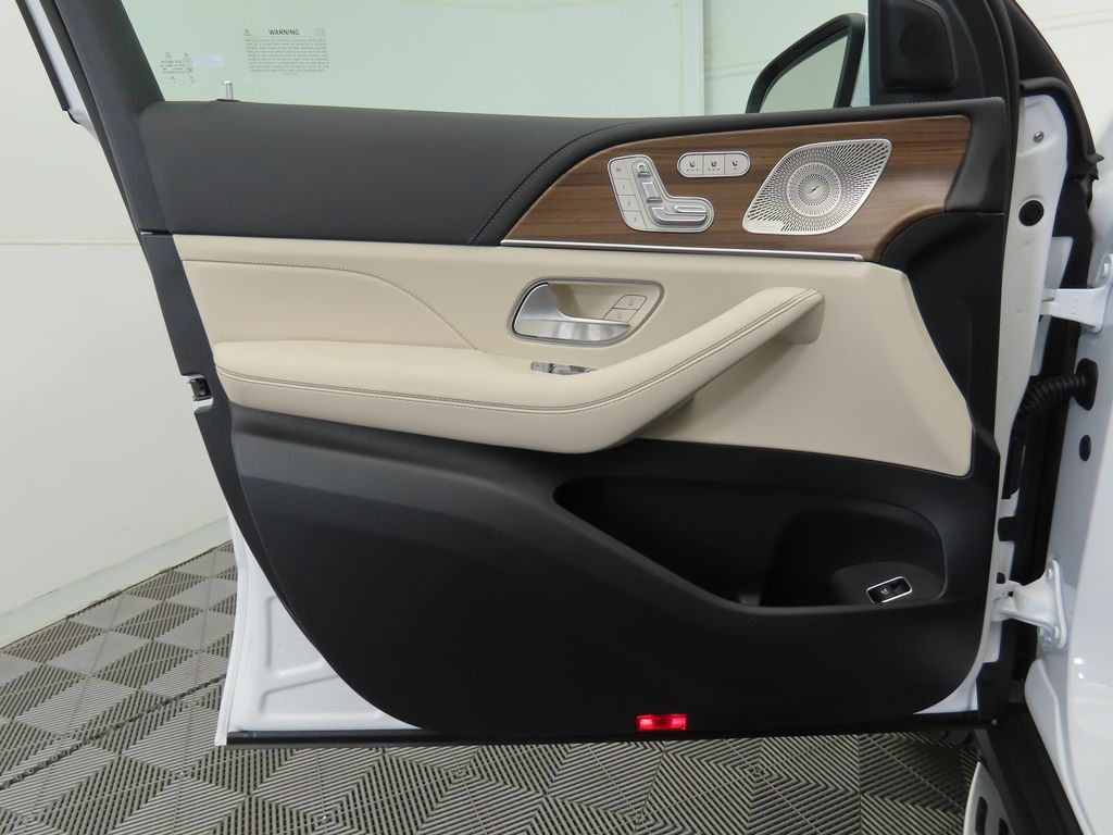 Thumbnail: 2026 Mercedes-Benz GLE - 23