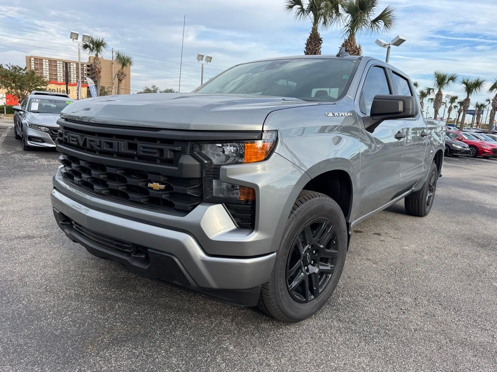 2025 Chevrolet Silverado 1500 Custom 4