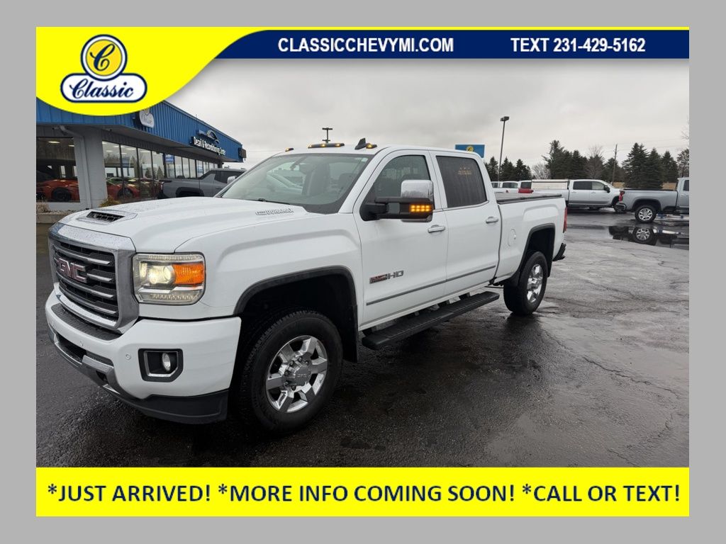 White 2017 GMC Sierra 2500HD SLT Crew Cab SB 4WD Pickup Truck Four-Wheel Drive 6-Speed Automatic