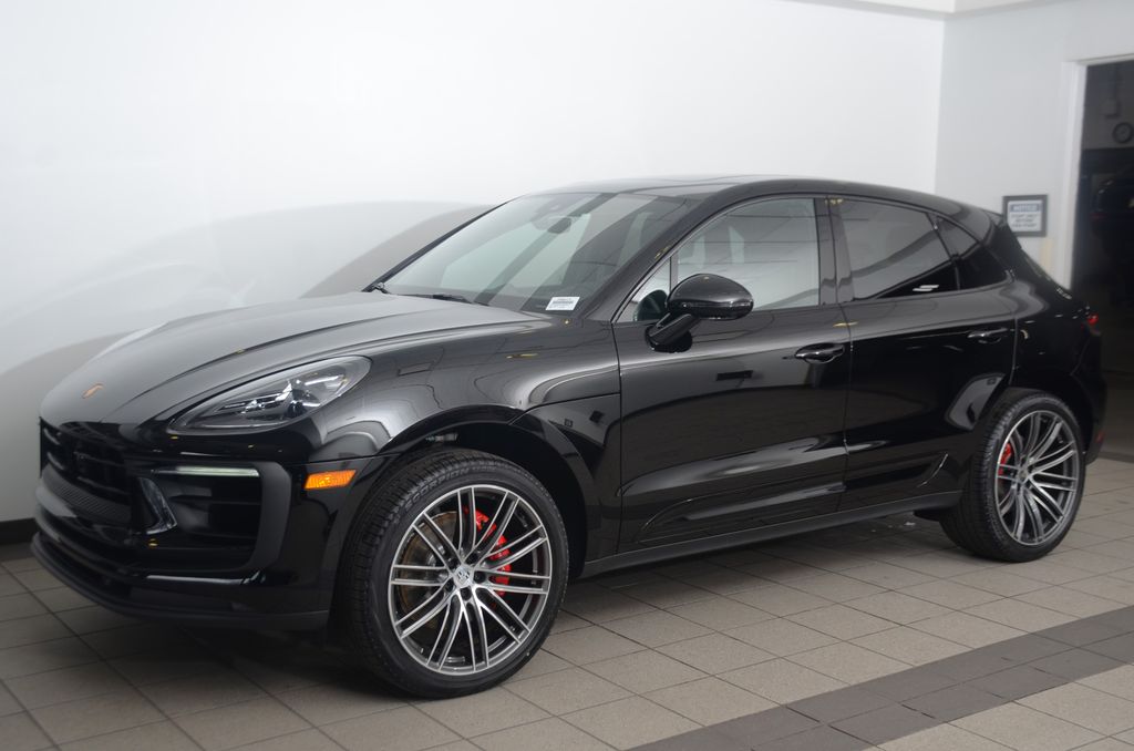 2024 Porsche Macan S -
                Beachwood, OH