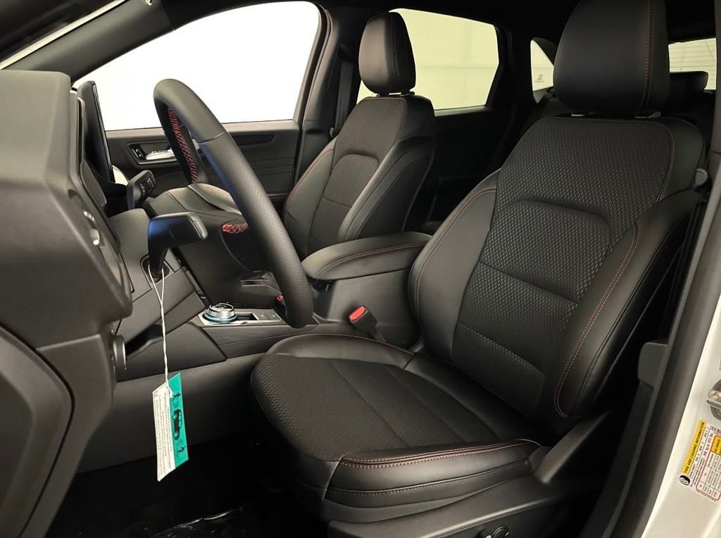 2025 Ford Escape ST-Line photo 15