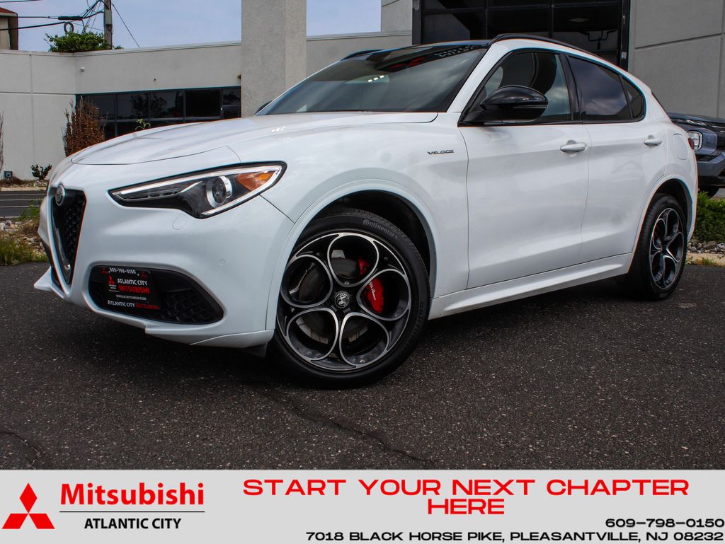 Alfa White 2023 Alfa Romeo Stelvio SUV / Crossover All-Wheel Drive 8-Speed Automatic