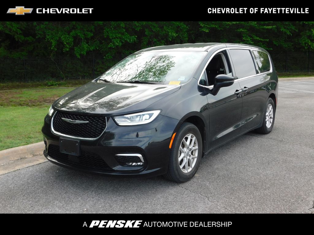 2023 Chrysler Pacifica Touring L -
                Fayetteville, AR