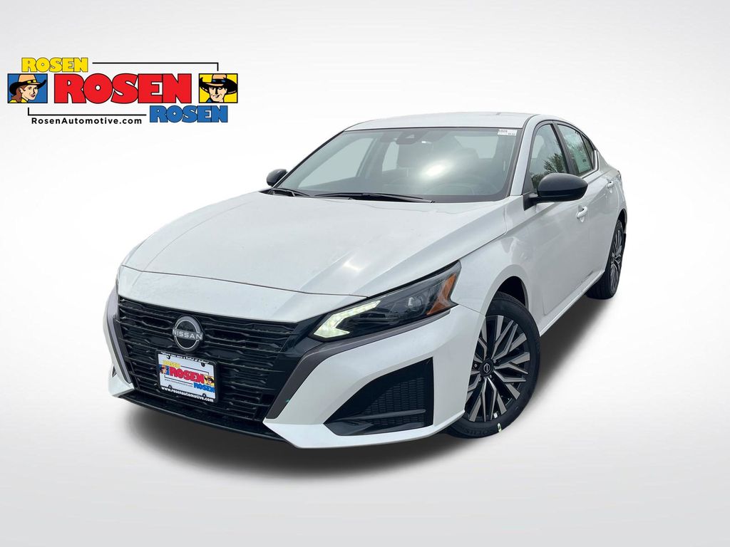 Pearl White Tricoat 2026 Nissan Altima Sedan All-Wheel Drive Continuously Variable Transmission