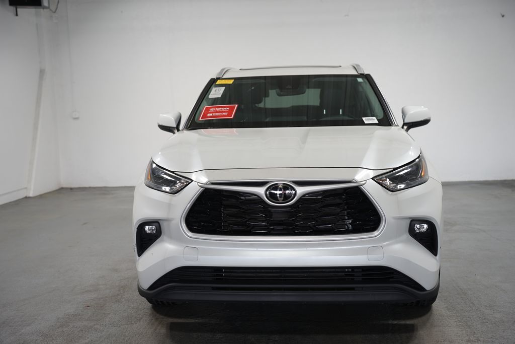 2022 Toyota Highlander XLE 2