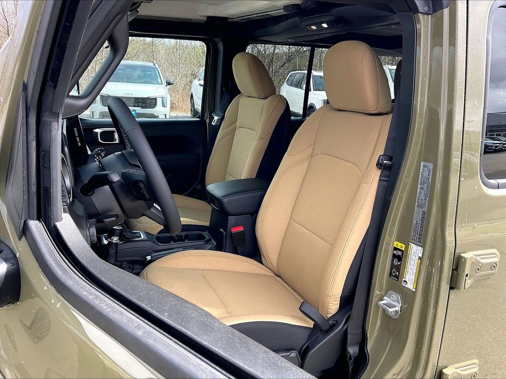 2026 Jeep Wrangler — photo 11