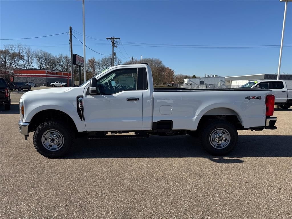 New 2026 Oxford White Ford XL image 3