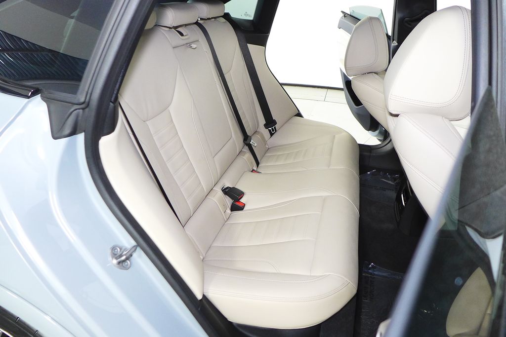 Thumbnail: 2023 BMW i4 - 20