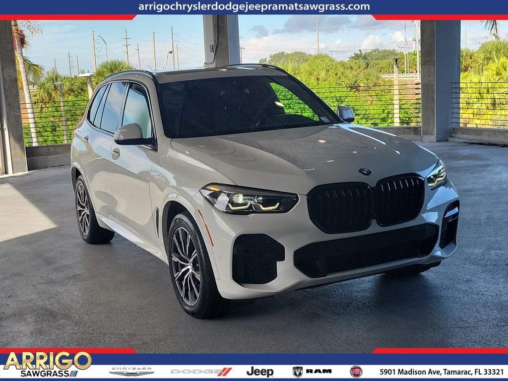 2022 BMW X5 xDrive40i AWD    