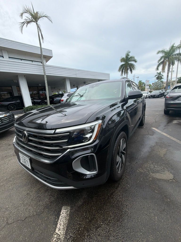 Black 2025 Volkswagen Atlas SUV / Crossover Front-Wheel Drive 8-Speed Automatic