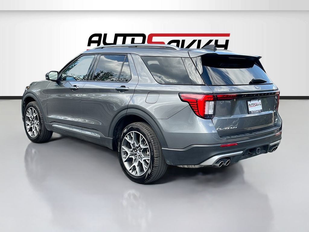 Used 2025 Gray Metallic Ford Platinum image 5
