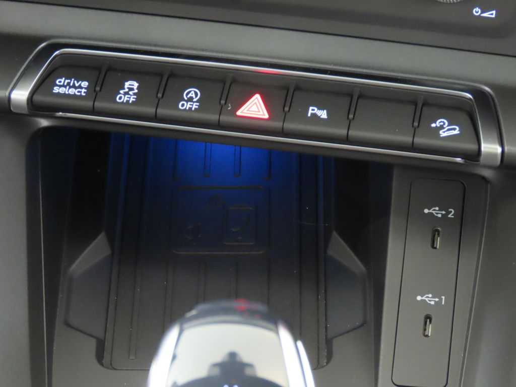 Thumbnail: 2025 Audi Q3 - 22