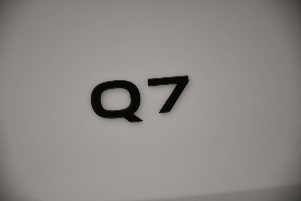 Thumbnail: 2026 Audi Q7 - 9