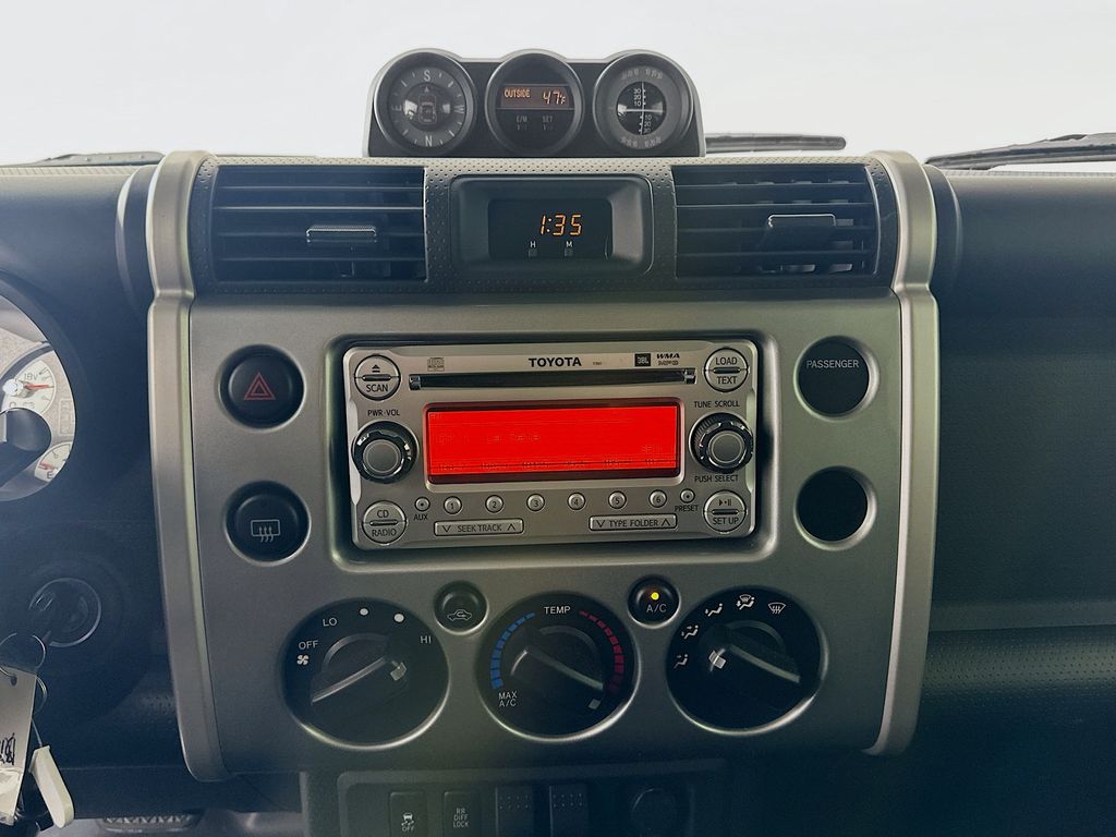 Thumbnail: 2012 Toyota FJ Cruiser - 14