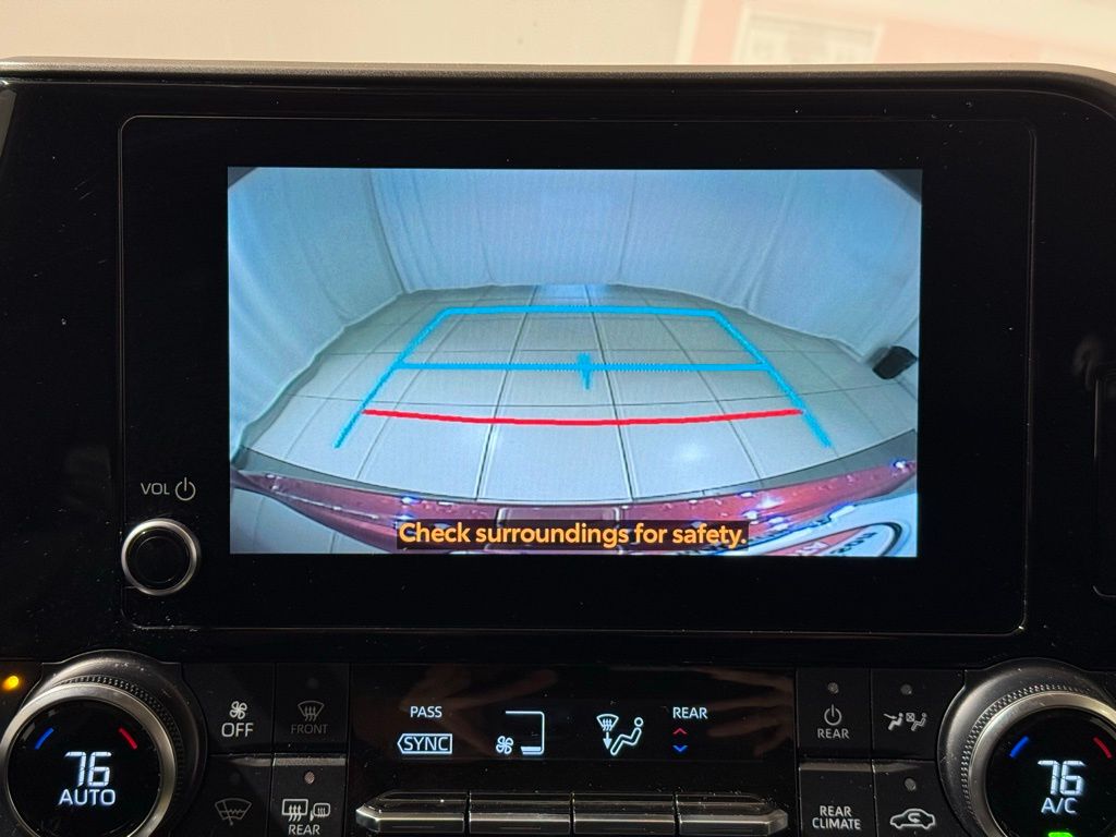 Thumbnail: 2023 Toyota Highlander - 30