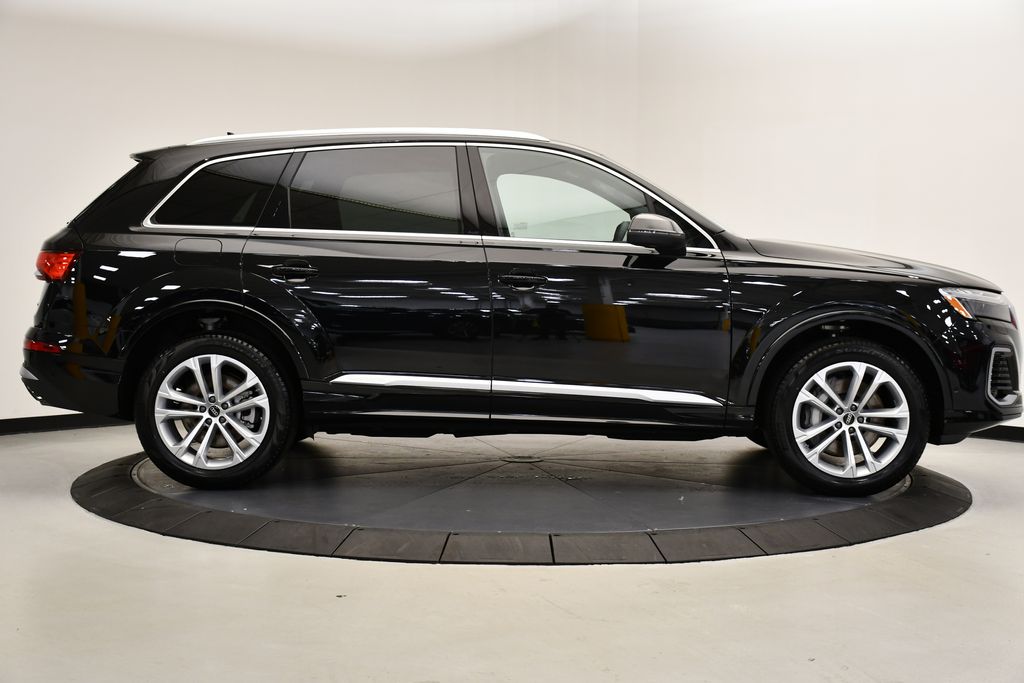 Thumbnail: 2025 Audi Q7 - 6