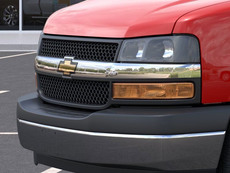 2026 Chevrolet Express 2500 — photo 13