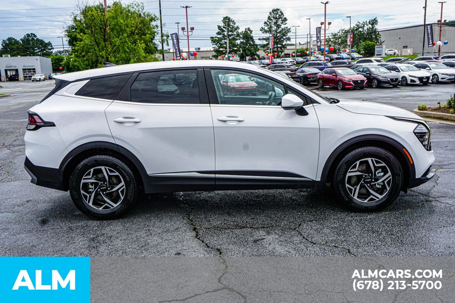 Used 2025 White Kia LX image 9