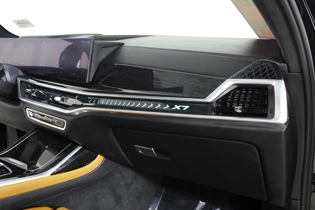 Thumbnail: 2023 BMW X7 - 14