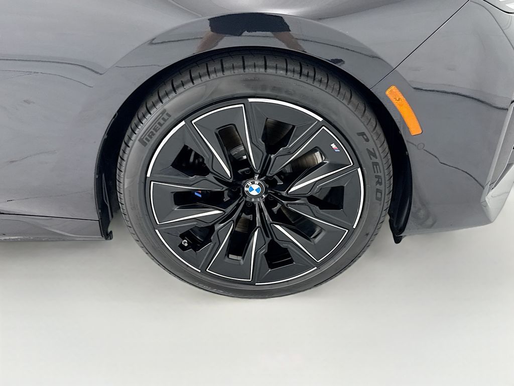 Thumbnail: 2023 BMW i7 - 31