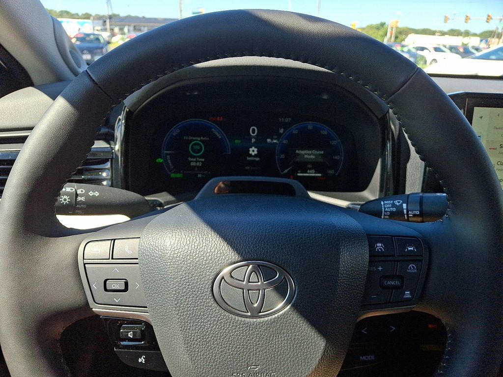 Thumbnail: 2025 Toyota Camry - 20