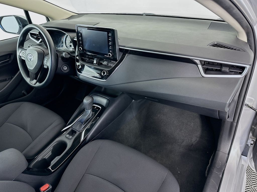 2022 Toyota Corolla LE 27