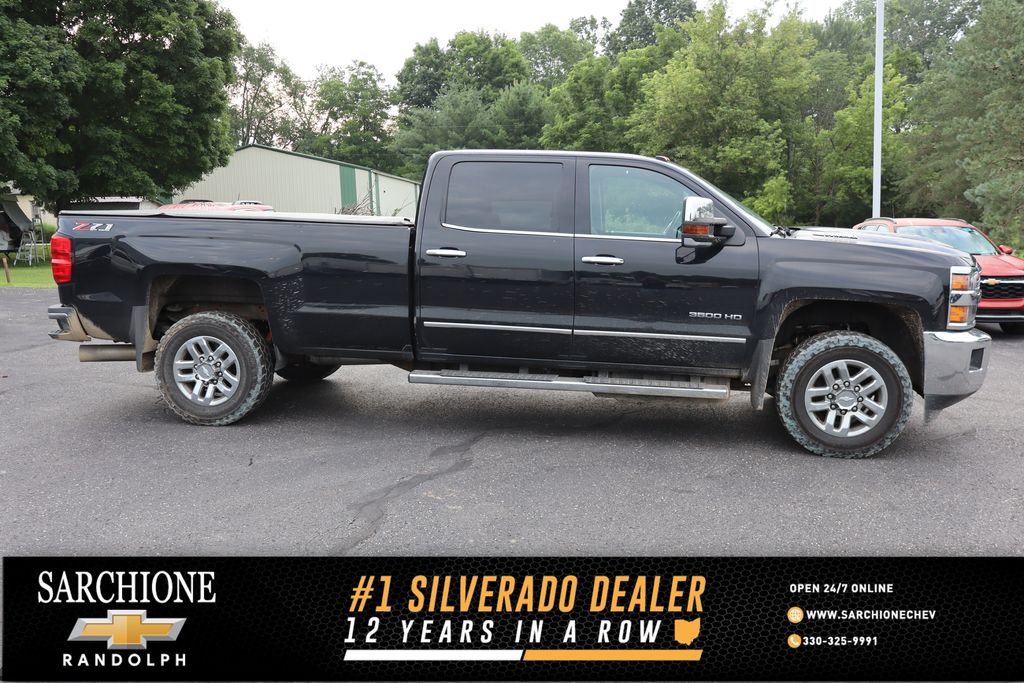 Mosaic Black Metallic 2019 Chevrolet Silverado 3500HD Pickup Truck Four-Wheel Drive 6-Speed Automatic