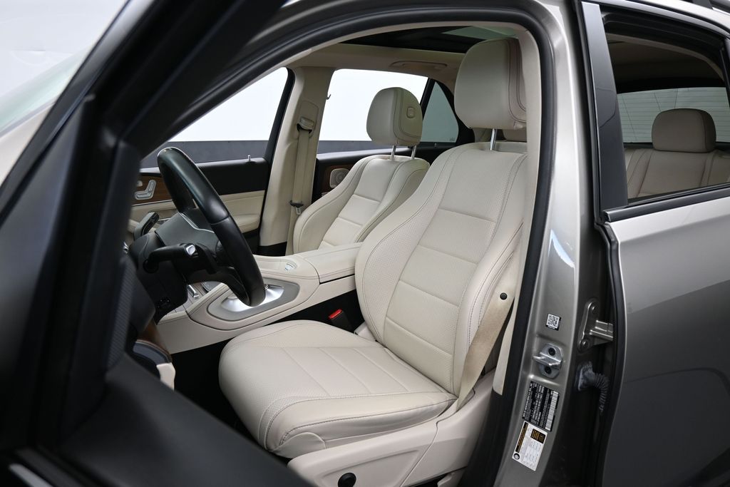 Used 2022 Gold Mercedes-Benz GLE 350 image 10
