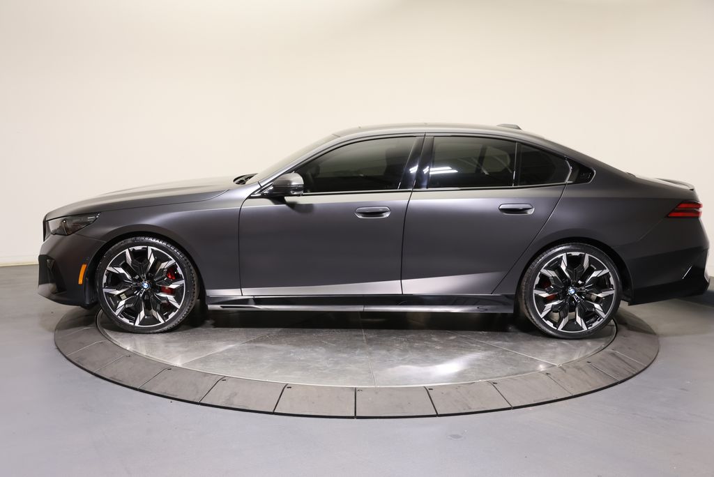 Thumbnail: 2024 BMW 5 Series - 4