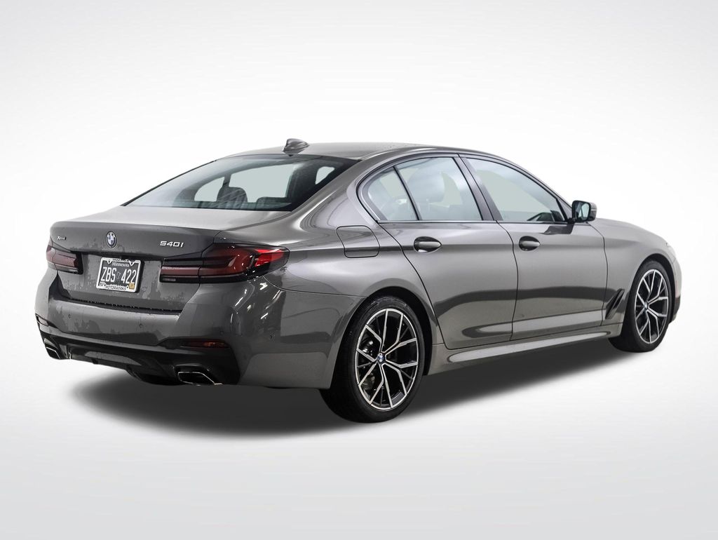Thumbnail: 2021 BMW 5 Series - 5
