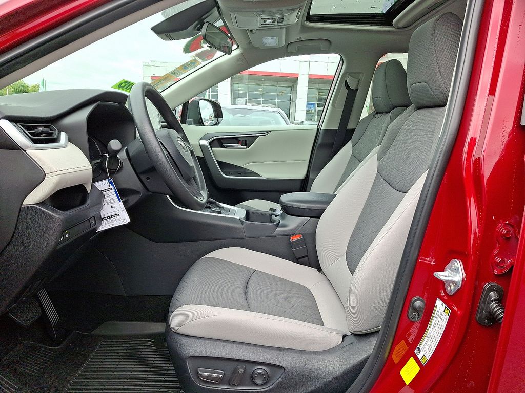 Thumbnail: 2025 Toyota RAV4 - 14