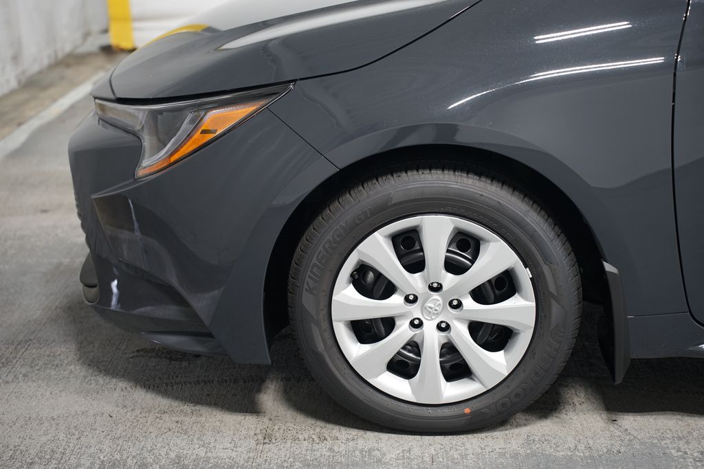 2025 Toyota Corolla LE 5