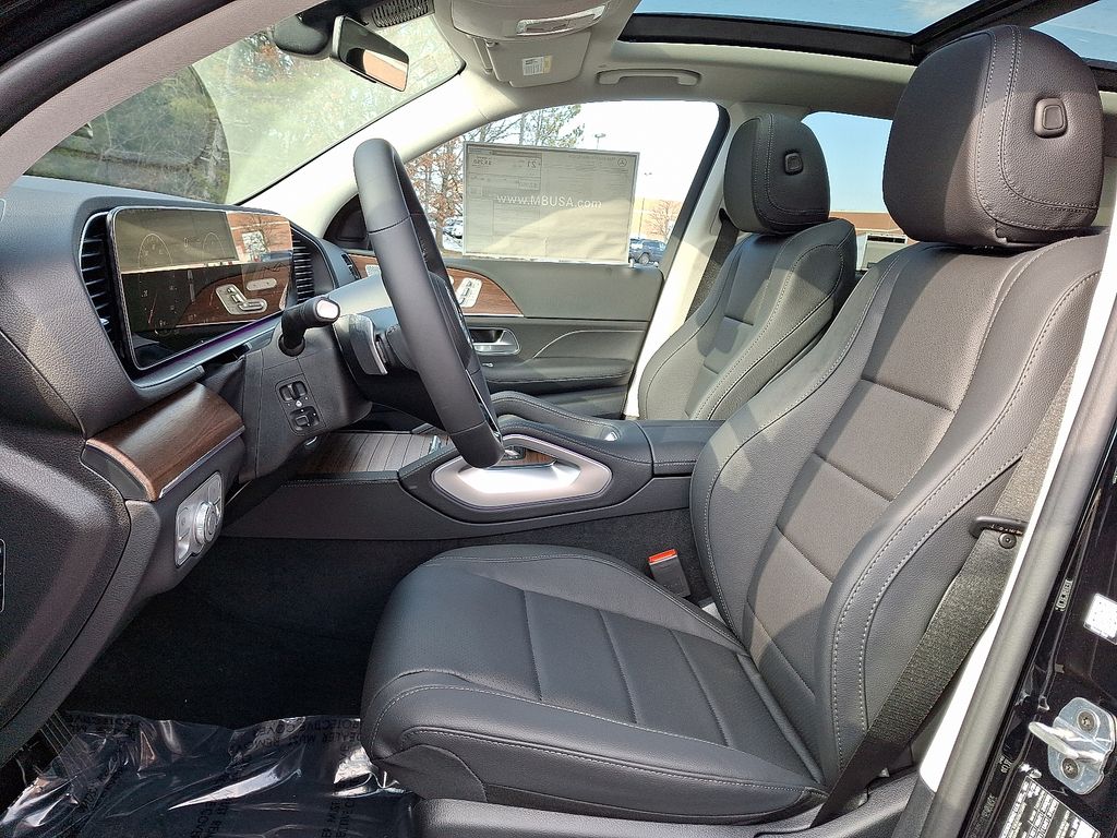 Thumbnail: 2026 Mercedes-Benz GLE - 8