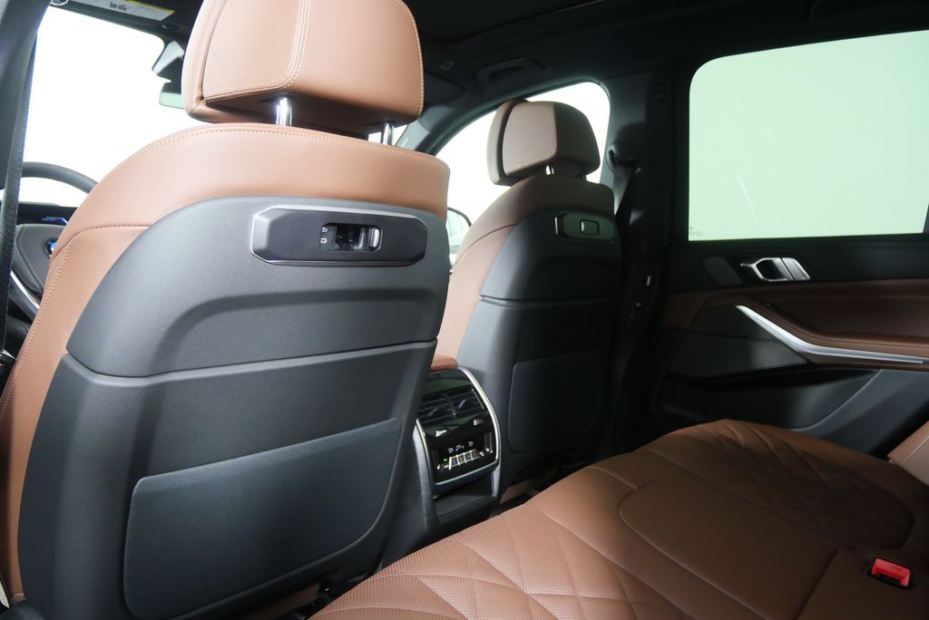 Thumbnail: 2026 BMW X5 - 17