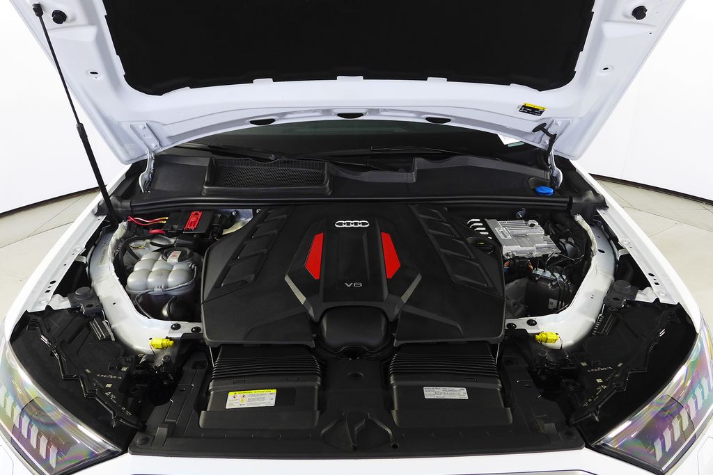 Thumbnail: 2022 Audi SQ7 - 6
