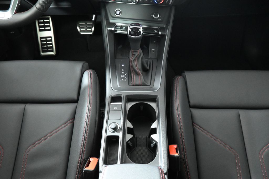 Thumbnail: 2025 Audi Q3 - 19