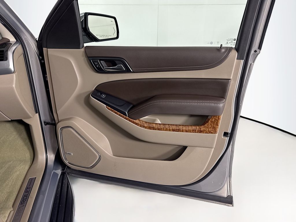 Thumbnail: 2017 Chevrolet Tahoe - 25