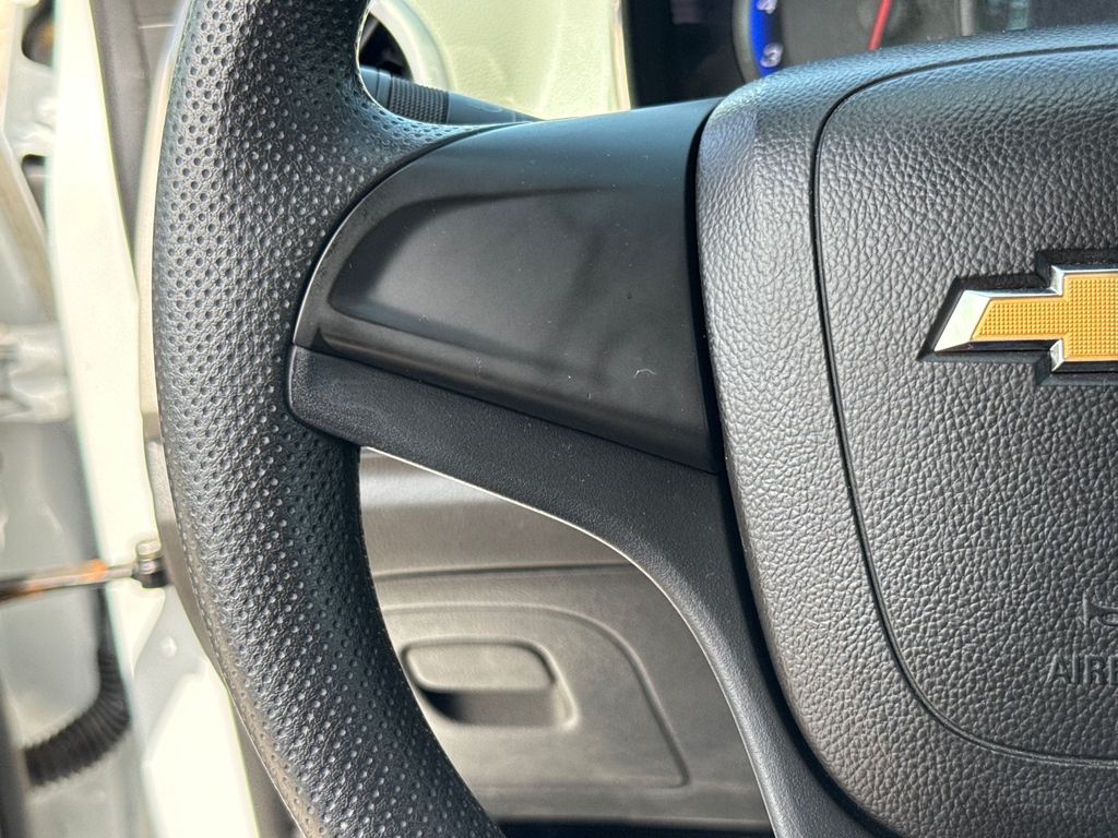 Used 2016 White Chevrolet LS image 15