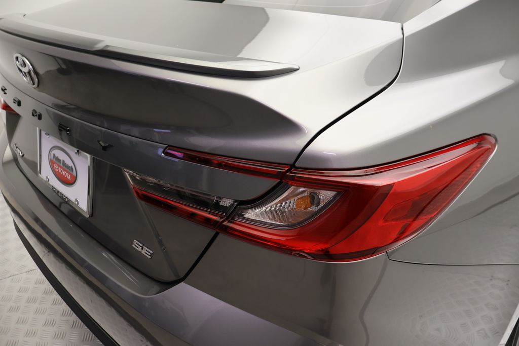 Thumbnail: 2025 Toyota Camry - 9