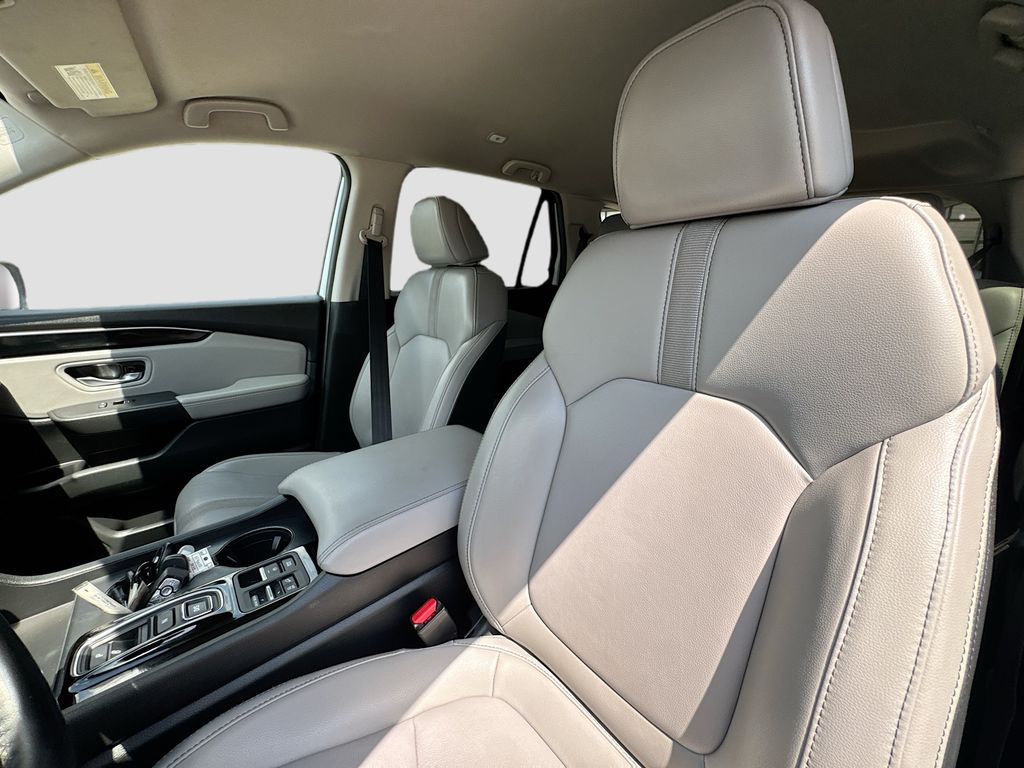 Used 2024 White Honda EX-L image 18