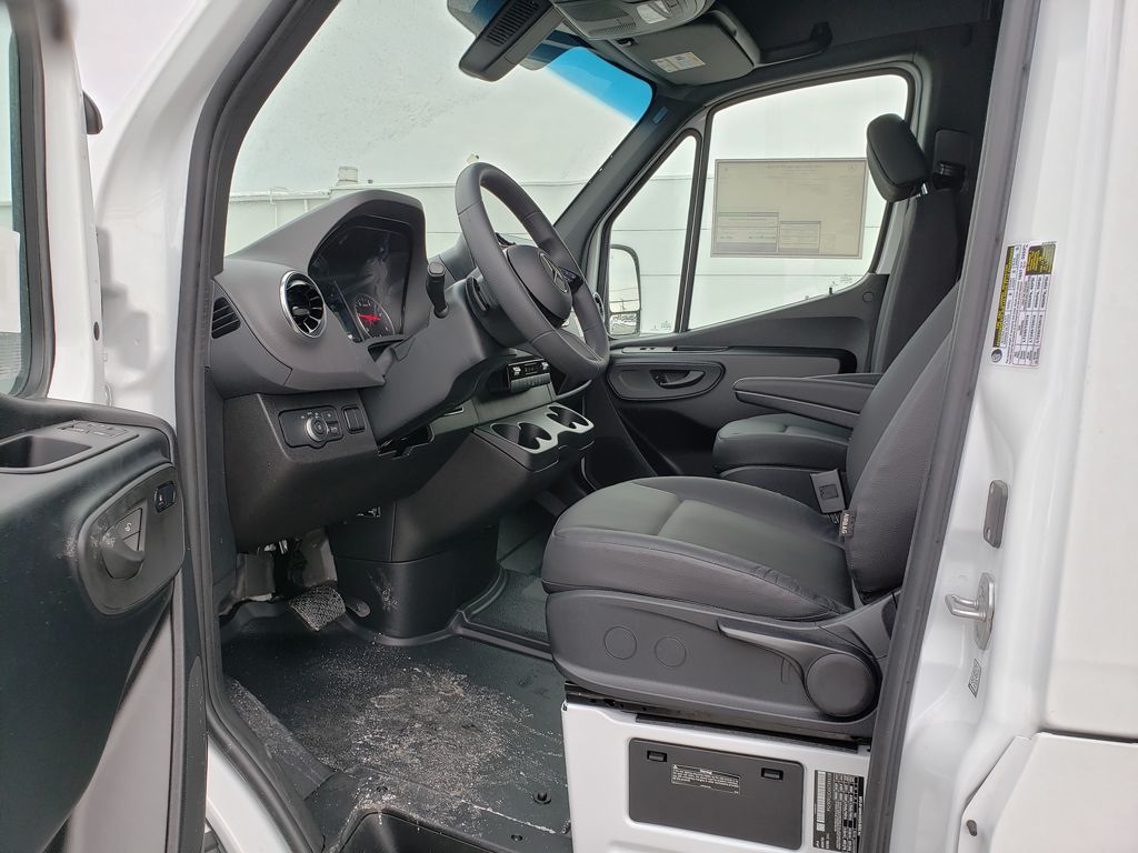 Thumbnail: 2026 Mercedes-Benz Sprinter - 18