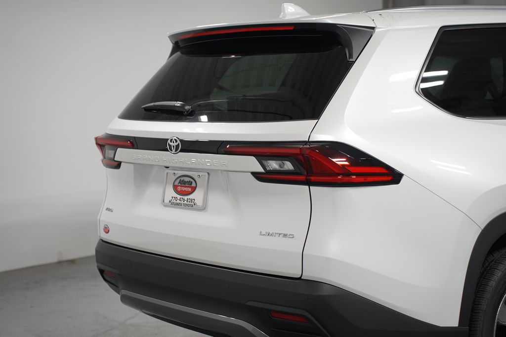2025 Toyota Grand Highlander Limited 9