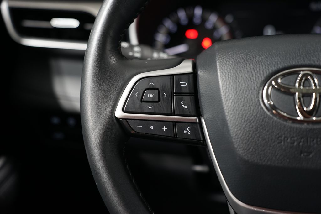 2023 Toyota Highlander XLE 14