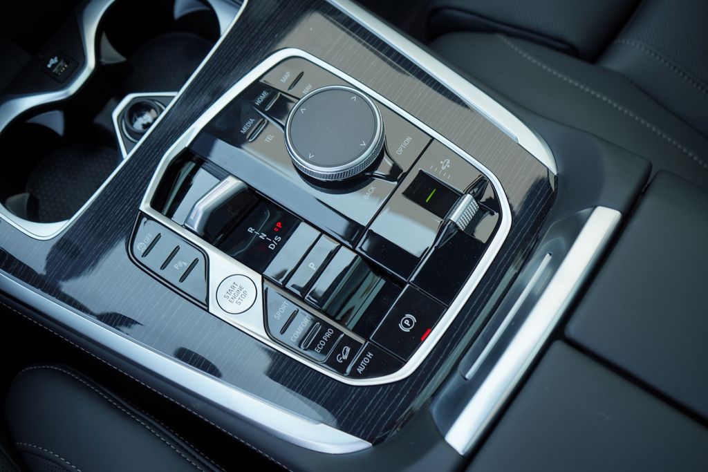 Thumbnail: 2026 BMW X7 - 19