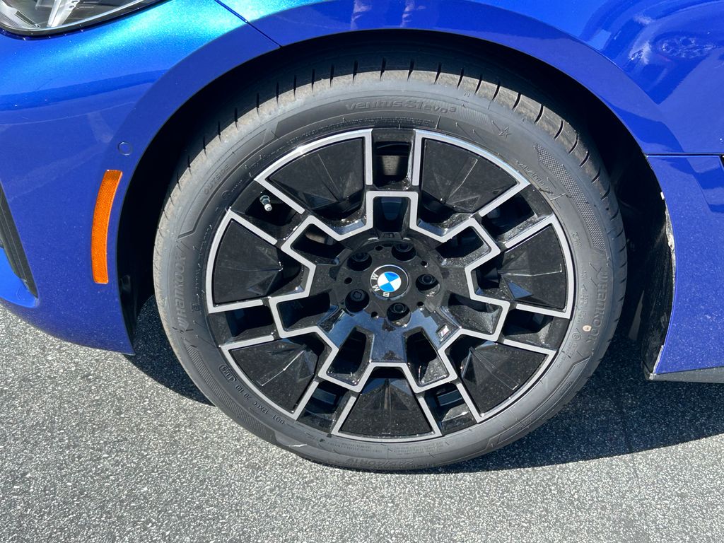 Thumbnail: 2026 BMW i4 - 9