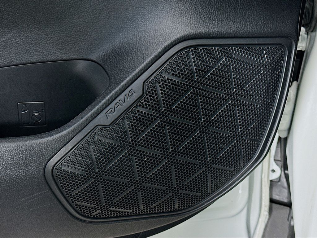 Thumbnail: 2023 Toyota RAV4 - 18