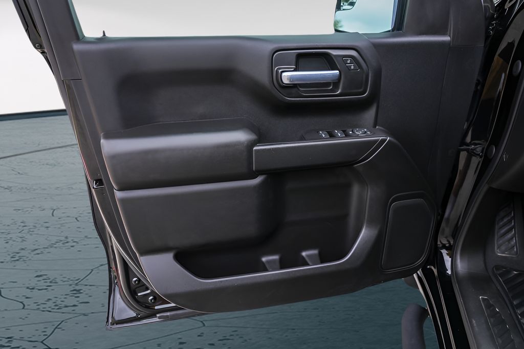 Used Car 2021 Chevrolet Silverado 1500  Custom For Sale Under $35,000 In Austin, Texas