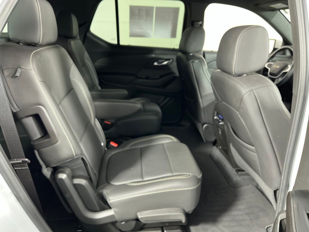 Thumbnail: 2023 Chevrolet Traverse - 14